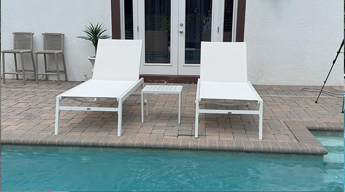 PURPLE LEAF Outdoor Chaise Lounge Set Oversize Adjustable Sunbathing Recliner Extra Wide Lounge Chairs with Side Table for Poolside Beach Outside Patio Aluminum Chaise Lounger Cream 2 Sets