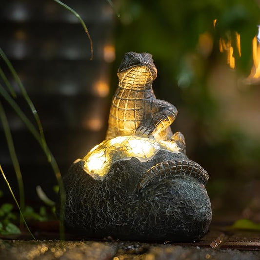 Solar Garden Outdoor Statues Lizard with LED Lights - Lawn Decor Lizard Statue for Patio, Balcony, Yard Ornament - Unique Housewarming Gifts
