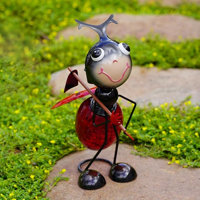 Solar Ladybug Garden Lantern Waterproof LED Ladybug Solar Lights Outdoor Decorative Tabletop Lanterns Lamp for Yard Patio Table Decoration