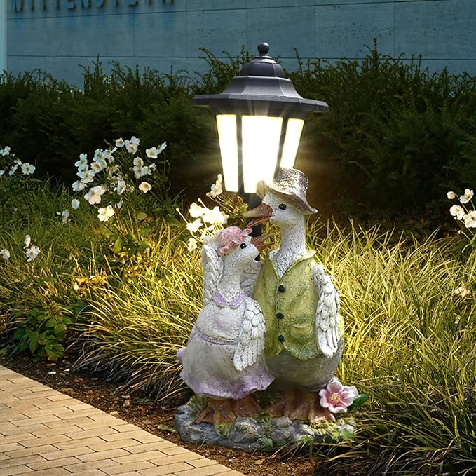 Solar Garden Outdoor Decor Statues Country Farm Goose Couple with Light,Outside-Outdoor Decorations Sculptures for Patio Yard Lawn Walkway Ornaments Clearance Gifts for Mom Grandma Birthday