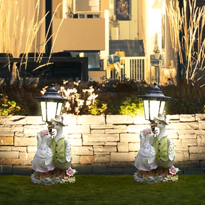 Solar Garden Outdoor Decor Statues Country Farm Goose Couple with Light,Outside-Outdoor Decorations Sculptures for Patio Yard Lawn Walkway Ornaments Clearance Gifts for Mom Grandma Birthday